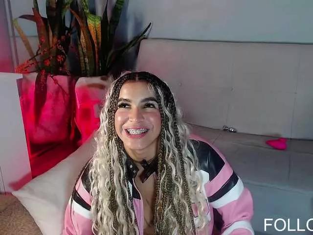 Offline zoeyfox on BongaCams