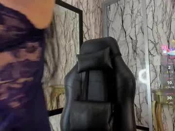 Freechat adelinemoretti on Chaturbate