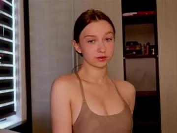 Freechat alisaa_01 on Chaturbate