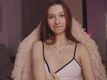 Freechat alisaa_01 on Chaturbate