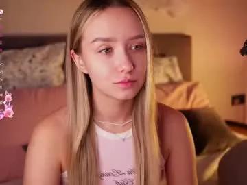 Freechat alodiaacomb on Chaturbate