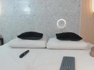 Freechat antonella_west on Chaturbate