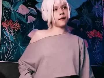 Freechat babe_moister on Chaturbate