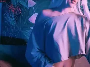 Freechat babe_moister on Chaturbate