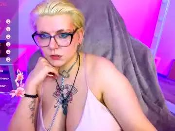 Freechat bluelunaray on Chaturbate