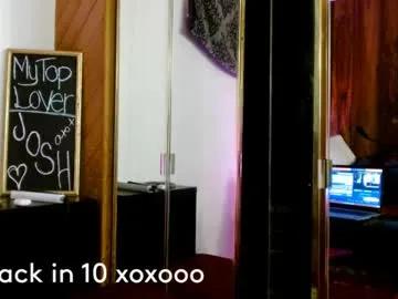 Freechat bombshellbaeby on Chaturbate