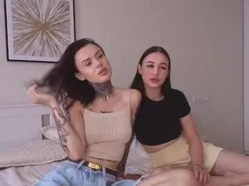 Freechat caressyourself on Chaturbate