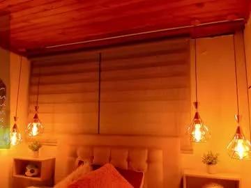 Freechat cristal__hot_1 on Chaturbate