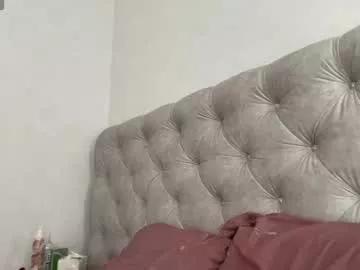 Freechat diffgirls on Chaturbate