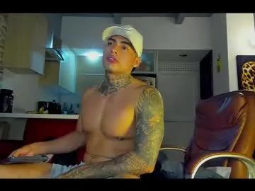 Freechat dominiofit on Chaturbate