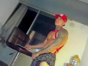 Freechat dominiofit on Chaturbate