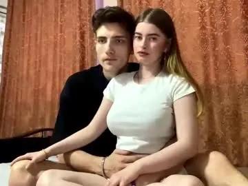 Freechat emiliacouple on Chaturbate