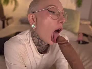 Freechat fuckingtoy_ on Chaturbate