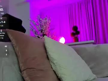 Freechat glowing_blonde on Chaturbate