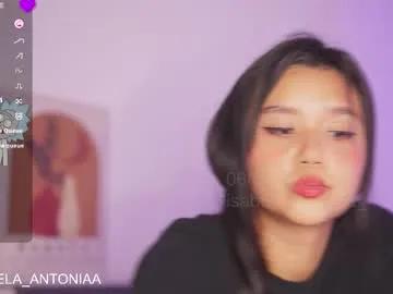 Away isabela_antonia_ on Chaturbate