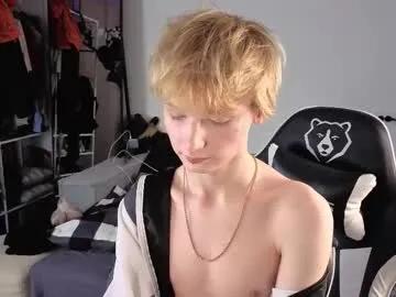 Freechat kessy_white on Chaturbate