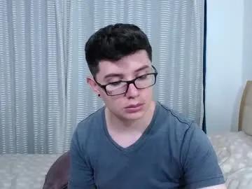 Freechat kevinhunts on Chaturbate