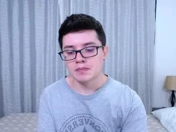 Freechat kevinhunts on Chaturbate