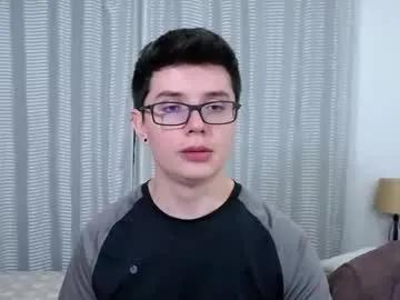 Freechat kevinhunts on Chaturbate