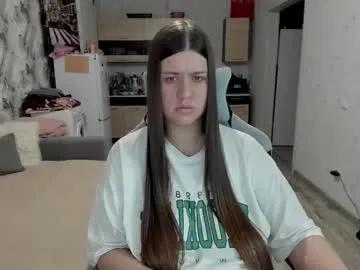 kianna_dior_ — GOAL: fuck dildo [324 tokens remaining] Welcome to my room! #pregnant #bigtits #natural #bbw #milf