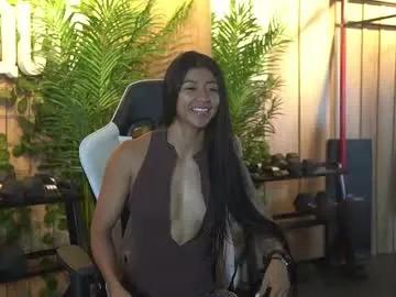 kim_beckett — #fit #smile #muscle #smalltits #ebony [0 tokens remaining]