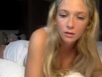 Freechat korinaluvv on Chaturbate