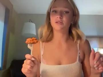 Freechat korinaluvv on Chaturbate
