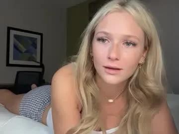 Freechat korinaluvv on Chaturbate