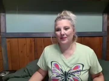 littlelisa1 — Littlelisa1's room: #milf #joi #curvy #bigpussylips #love ...OF@lisaxlove