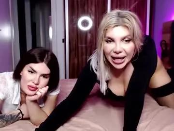 Freechat michelleishere on Chaturbate