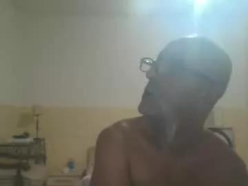 Freechat moment71200 on Chaturbate