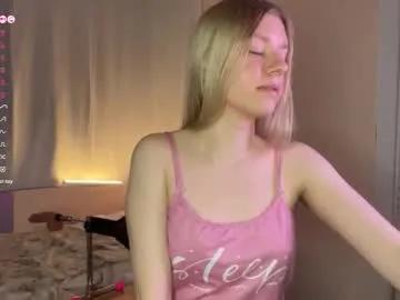 Freechat peggymeggy on Chaturbate