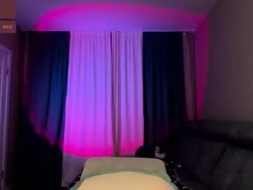 Freechat pinkypaws on Chaturbate