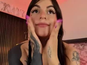 Freechat prettybullet on Chaturbate