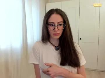 Freechat snowww_white on Chaturbate