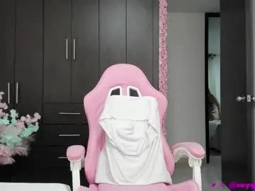 soyqeen — Soyqeen's room #stepmommy #analtoy #bigsquirt #buttplug #cosplay