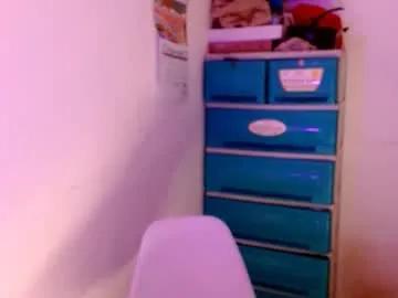 Freechat sweetlilly_18 on Chaturbate