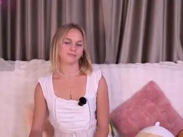tendercrush — Hi... I'm Ellis  it's my 5th stream here... I'm a bit shy  Goal: Kiss my lips  #shy #teen #18 #new #natural [15 tokens remaining]