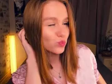 Freechat trinahillier on Chaturbate