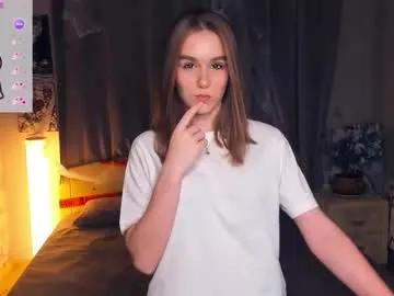 Freechat trinahillier on Chaturbate