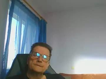 Freechat ulmeni4 on Chaturbate
