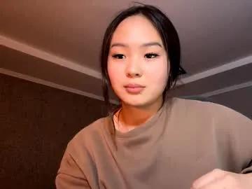 Freechat winterluchini on Chaturbate