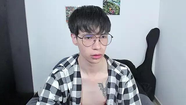 Freechat Adventure_twinks on StripChat