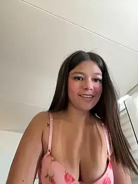 Freechat Alyshanon18 on StripChat