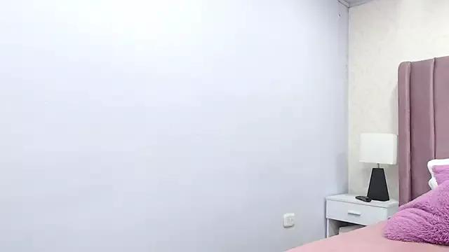 AriannaAdames on StripChat 