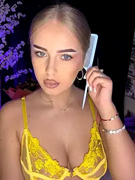 Freechat AubrieleRouj1 on StripChat