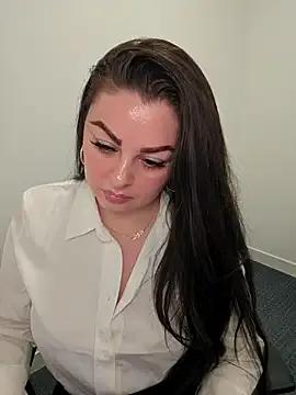 Freechat BaddieBellaUK on StripChat