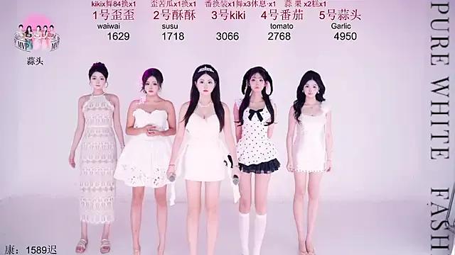 Freechat badgirl777888 on StripChat