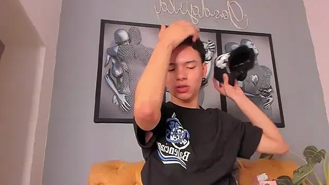 Freechat camillo_virgil on StripChat