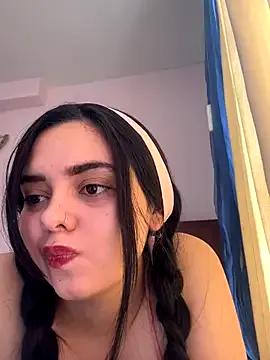 candicewest_ — 3 fingers in pussy